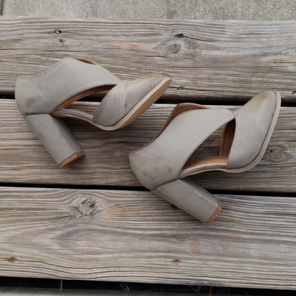 ⭐ LAST 1 ⭐Grey Distressed Booties - Picture 4 of 6
